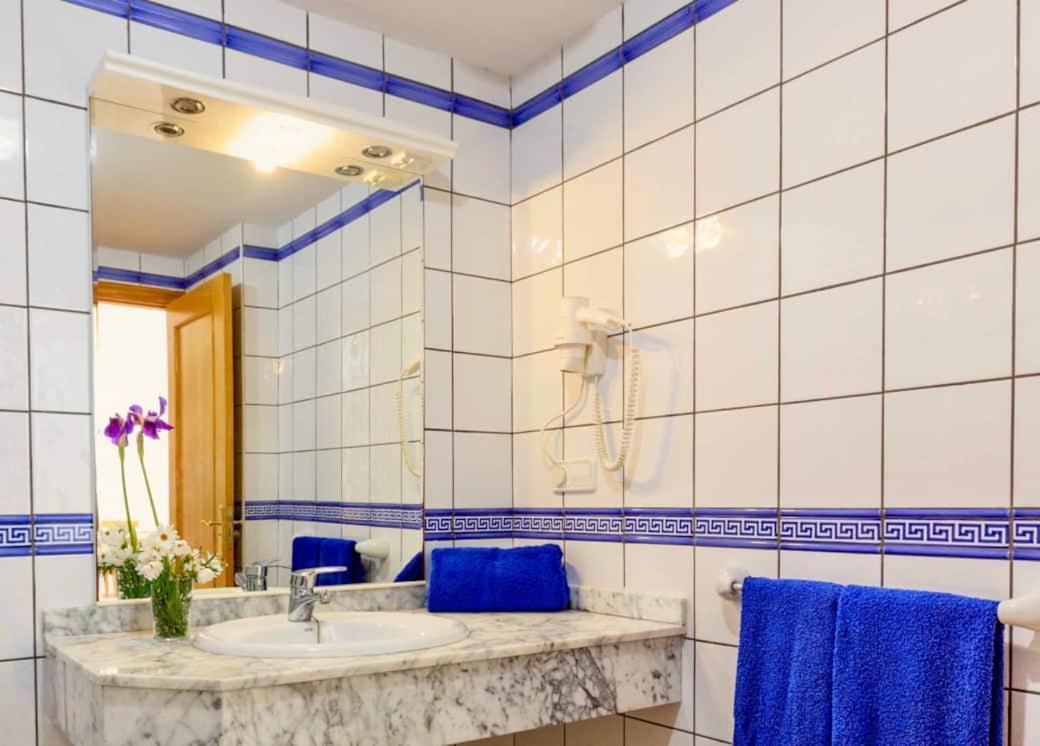 Apartamentos Sa Varadero 3D Vista Mare Laterale Es Pujols Eksteriør billede
